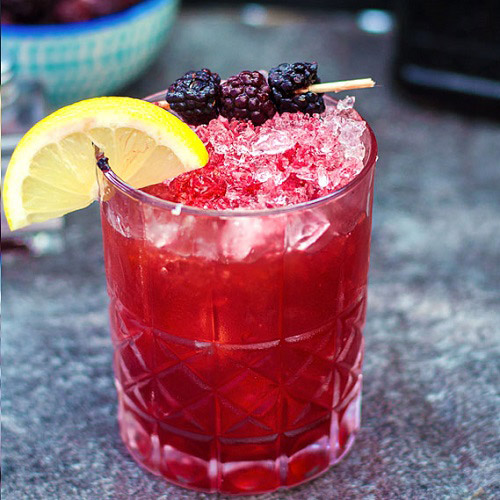 Fo Karadut Aromalı Kokteyl Şurubu 700 ml Fo Karadut Aromalı Kokteyl Şurubu 700 ml